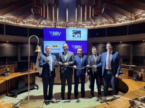 Ceremonia de toque de campana en la Bolsa Boliviana de Valores: Gas y Electricidad II - Emisión 1